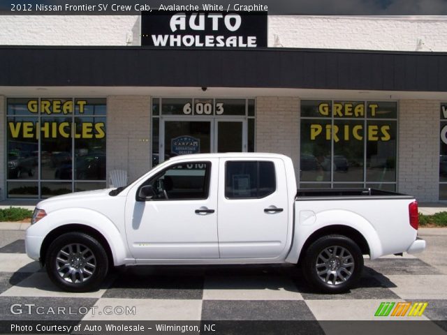 2012 Nissan Frontier SV Crew Cab in Avalanche White
