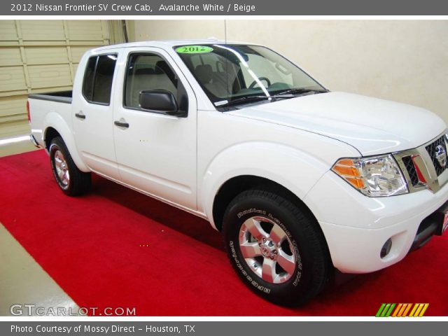 2012 Nissan Frontier SV Crew Cab in Avalanche White