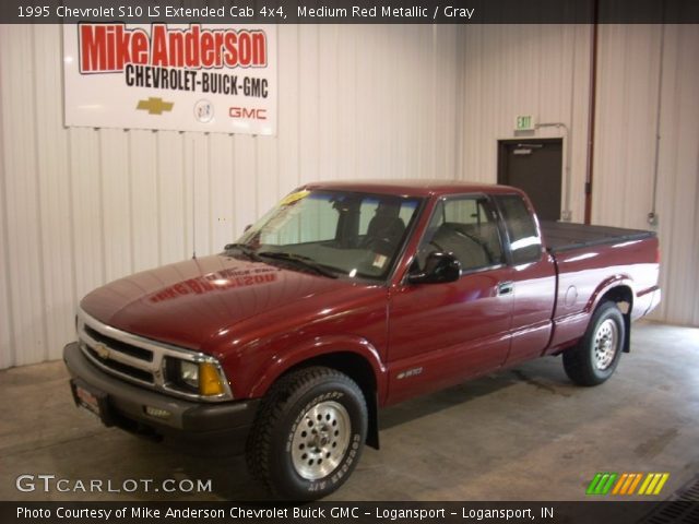 1995 Chevrolet S10 LS Extended Cab 4x4 in Medium Red Metallic