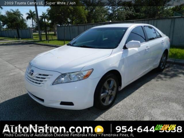 2009 Toyota Camry LE in Super White