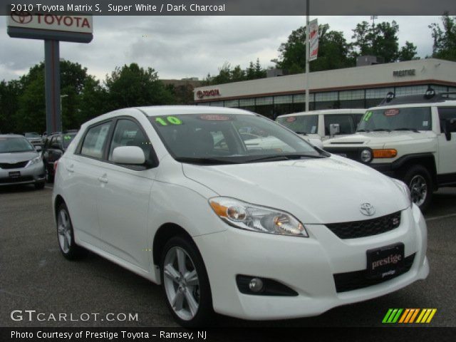 2010 Toyota Matrix S in Super White