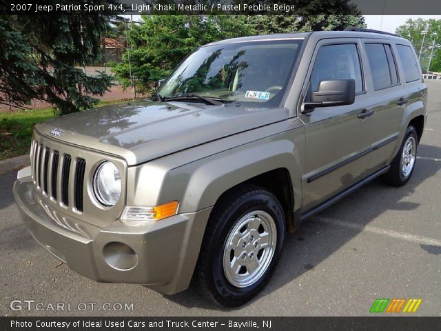 2007 Jeep Patriot Sport 4x4 in Light Khaki Metallic