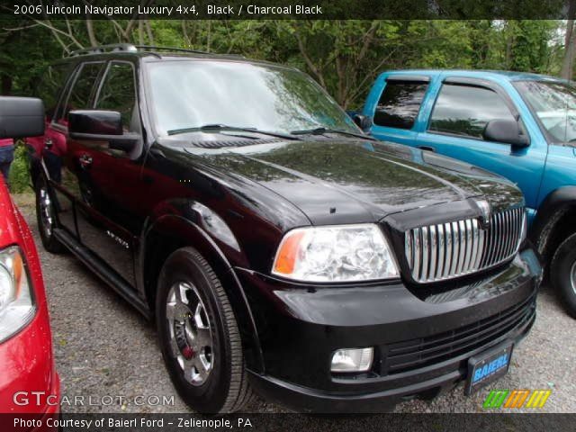2006 Lincoln Navigator Luxury 4x4 in Black