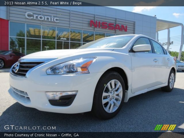 2013 Nissan Altima 2.5 S in Pearl White