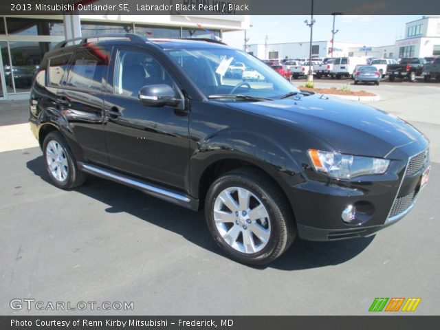 2013 Mitsubishi Outlander SE in Labrador Black Pearl