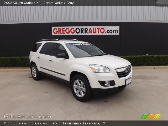 2008 Saturn Outlook XE in Cream White