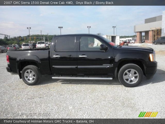 2007 GMC Sierra 1500 Denali Crew Cab 4WD in Onyx Black