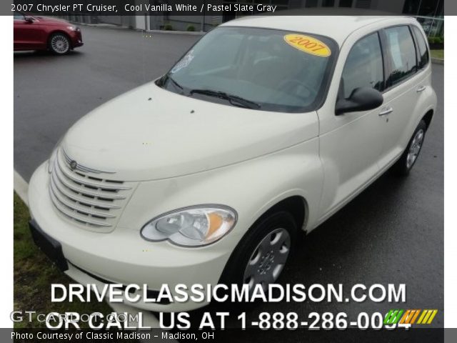 2007 Chrysler PT Cruiser  in Cool Vanilla White