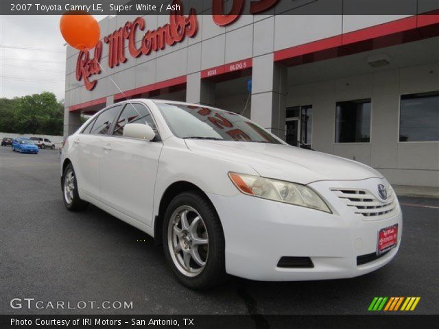 2007 Toyota Camry LE in Super White