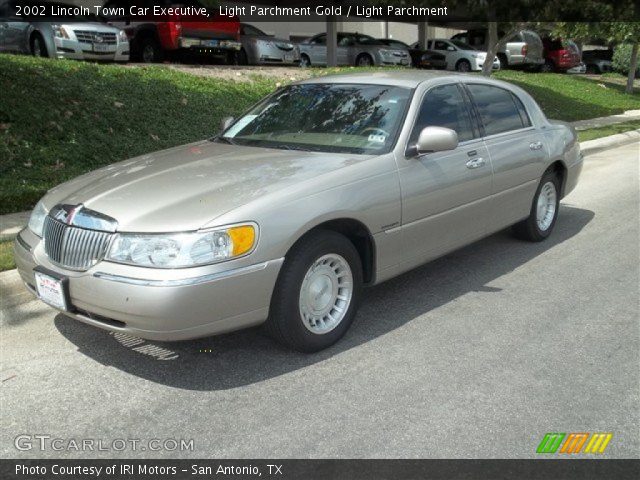 2002 Lincoln Town Car Executive in Light Parchment Gold