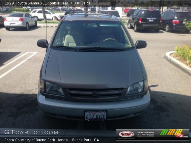 1999 Toyota Sienna XLE in Sable Pearl
