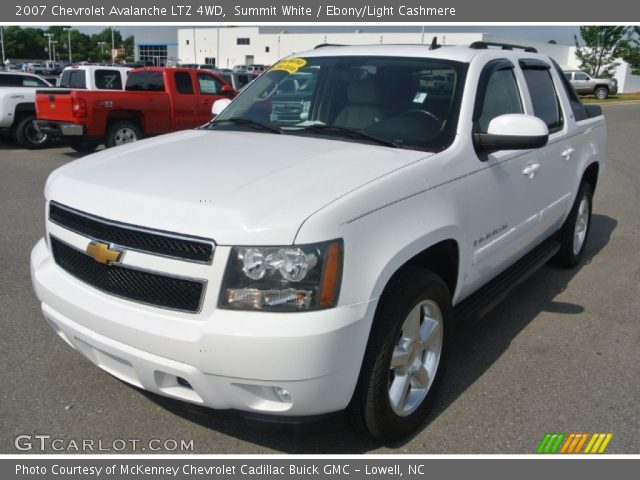 2007 Chevrolet Avalanche LTZ 4WD in Summit White