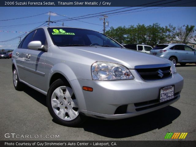 2006 Suzuki Forenza Sedan in Titanuim Silver Metallic