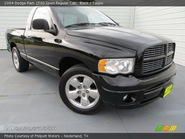 2004 Dodge Ram 1500 Sport Regular Cab in Black