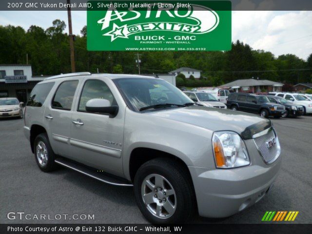 2007 GMC Yukon Denali AWD in Silver Birch Metallic