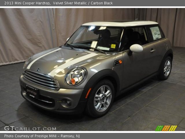 2013 Mini Cooper Hardtop in Velvet Silver Metallic