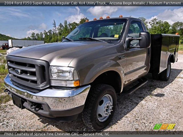 2004 Ford F350 Super Duty XL Regular Cab 4x4 Utility Truck in Arizona Beige Metallic