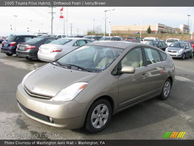 2005 Toyota Prius Hybrid in Driftwood Pearl