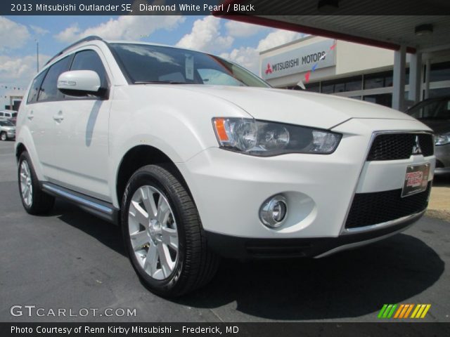 2013 Mitsubishi Outlander SE in Diamond White Pearl