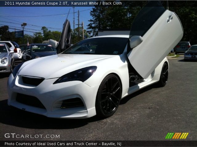 2011 Hyundai Genesis Coupe 2.0T in Karussell White