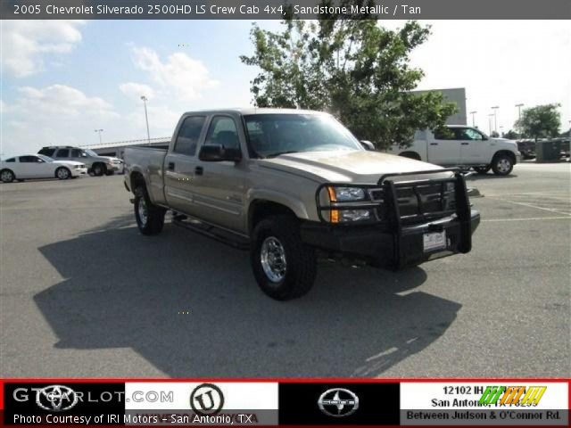 2005 Chevrolet Silverado 2500HD LS Crew Cab 4x4 in Sandstone Metallic