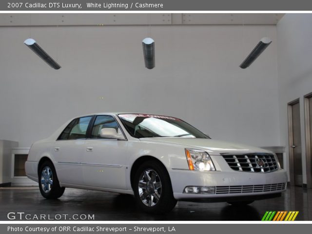 2007 Cadillac DTS Luxury in White Lightning