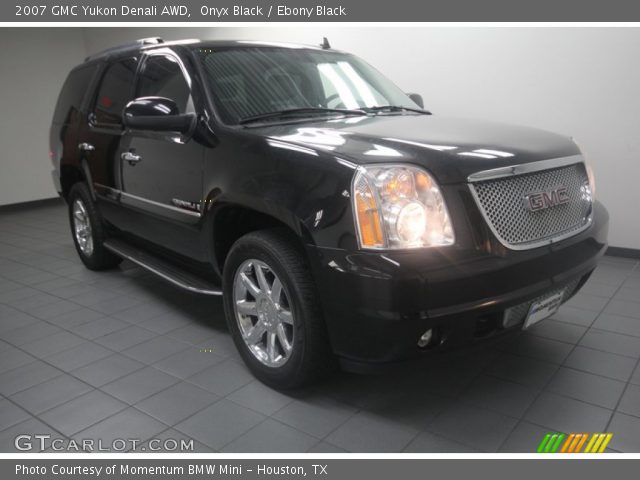 2007 GMC Yukon Denali AWD in Onyx Black