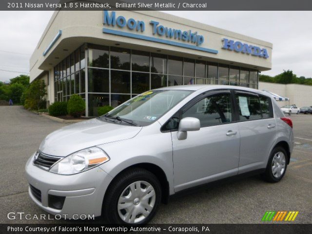 2011 Nissan versa hatchback silver #8