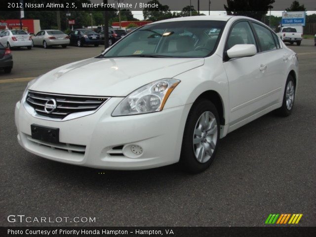 2012 Nissan Altima 2.5 in Winter Frost White