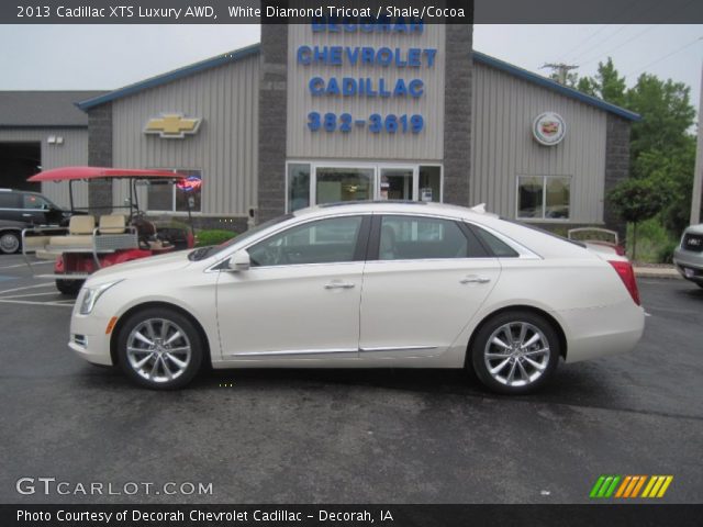 2013 Cadillac XTS Luxury AWD in White Diamond Tricoat