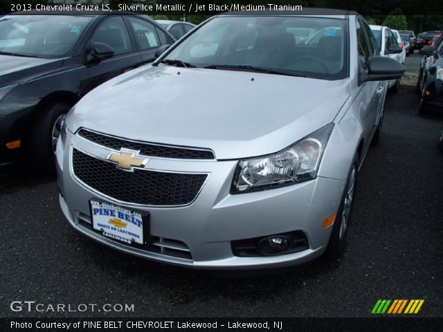 2013 Chevrolet Cruze LS in Silver Ice Metallic