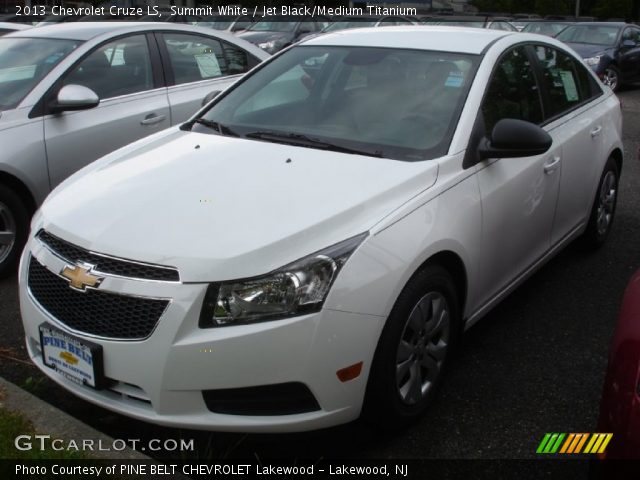 2013 Chevrolet Cruze LS in Summit White
