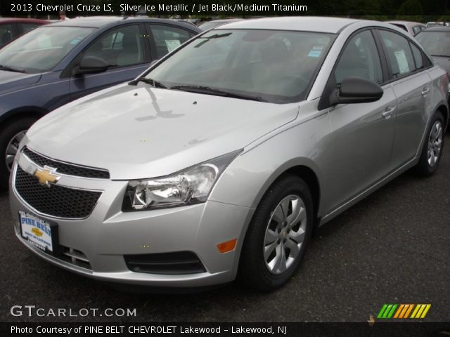 2013 Chevrolet Cruze LS in Silver Ice Metallic