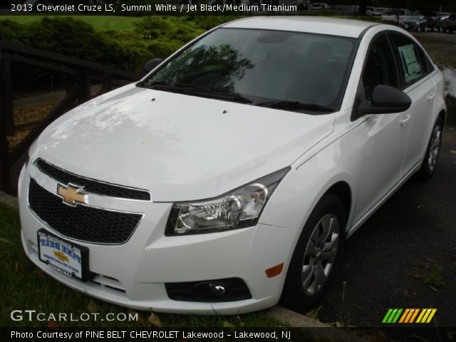 2013 Chevrolet Cruze LS in Summit White