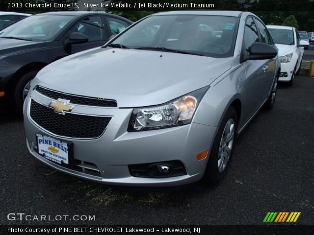 2013 Chevrolet Cruze LS in Silver Ice Metallic