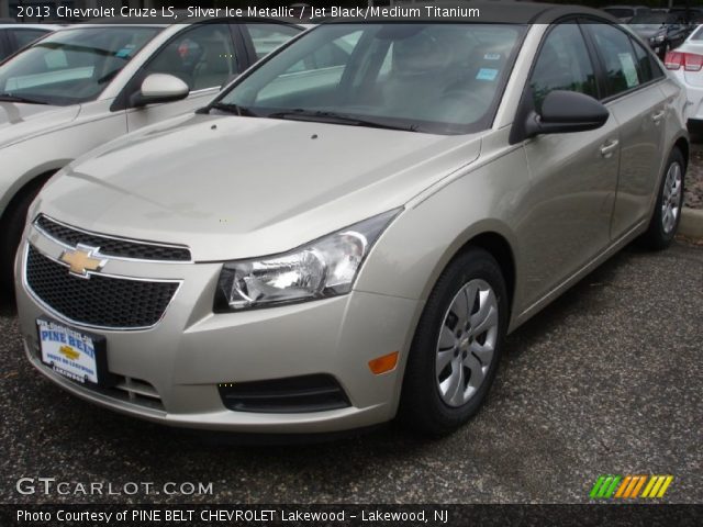 2013 Chevrolet Cruze LS in Silver Ice Metallic