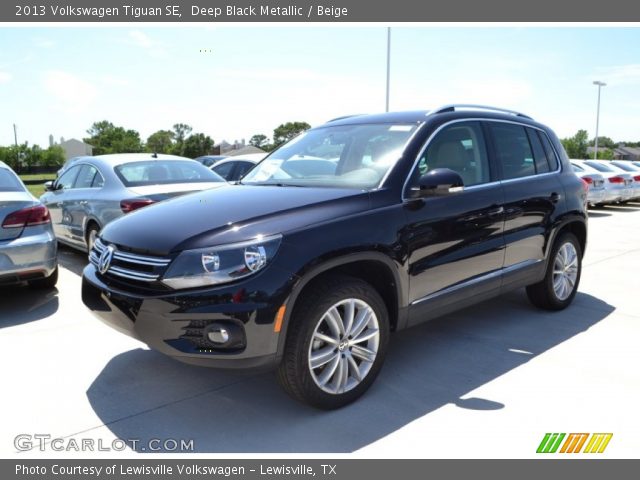 2013 Volkswagen Tiguan SE in Deep Black Metallic