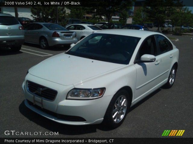 2008 Volvo S40 2.4i in Ice White