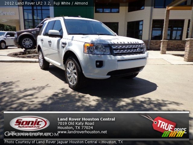2012 Land Rover LR2 3.2 in Fuji White