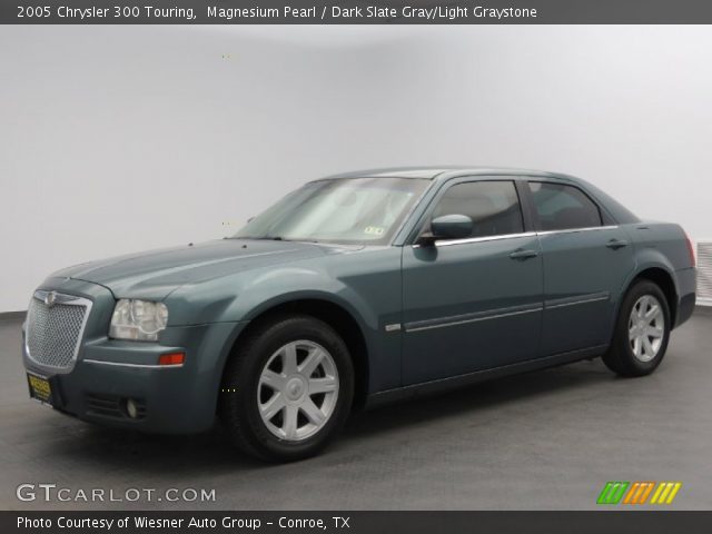 2005 Chrysler 300 Touring in Magnesium Pearl