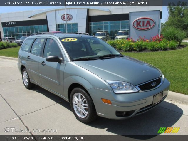 2006 Ford Focus ZXW SES Wagon in Light Tundra Metallic
