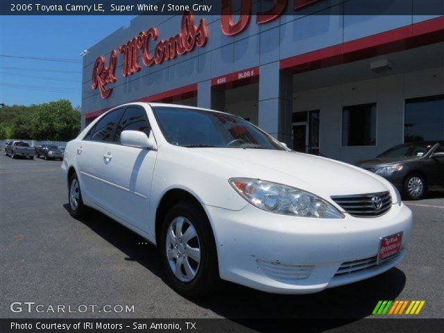 2006 Toyota Camry LE in Super White