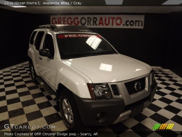 2010 Nissan Xterra S in Avalanche White
