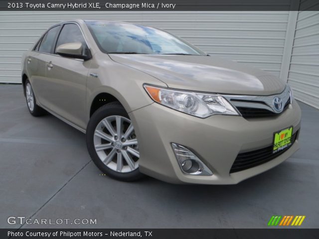 2013 Toyota Camry Hybrid XLE in Champagne Mica
