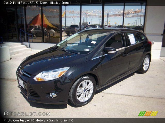 2012 Ford Focus SEL 5-Door in Black