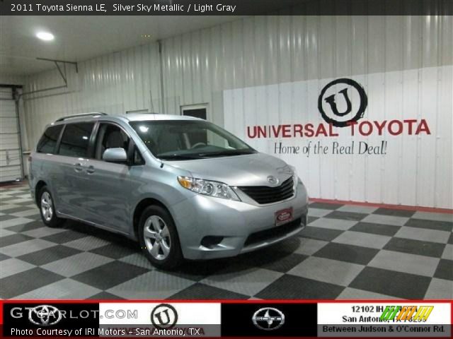 2011 Toyota Sienna LE in Silver Sky Metallic