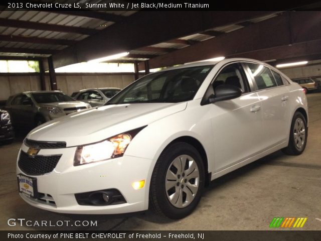 2013 Chevrolet Cruze LS in Summit White