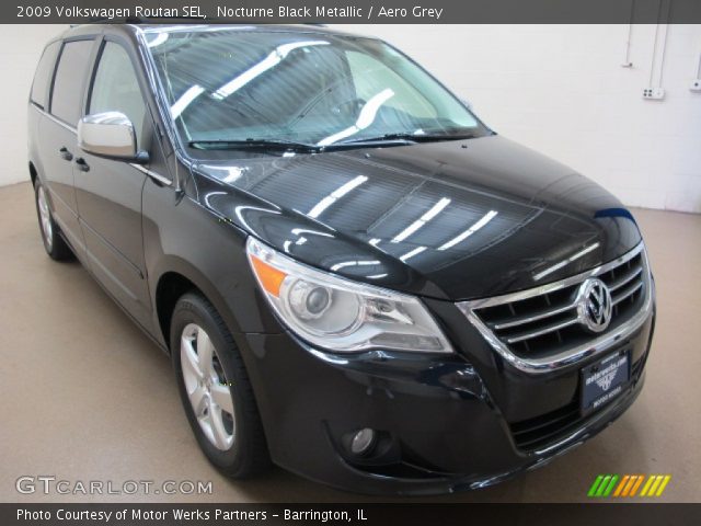 2009 Volkswagen Routan SEL in Nocturne Black Metallic