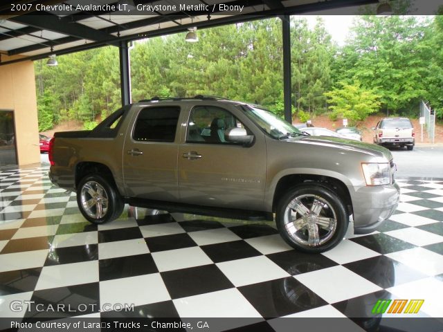 2007 Chevrolet Avalanche LT in Graystone Metallic