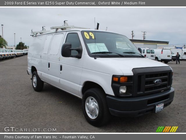 2009 Ford E Series Van E250 Super Duty Commercial in Oxford White